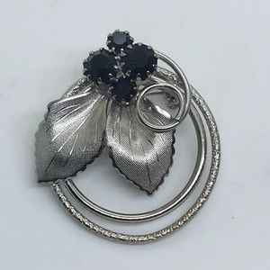 Vintage Circle‎ Leaf Brooch With Black Rhinestones Silver Tone